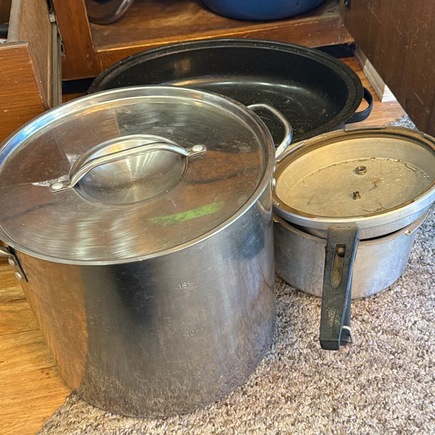 Cookware, Roaster, and Kitchen Utensils - image 3 of 11