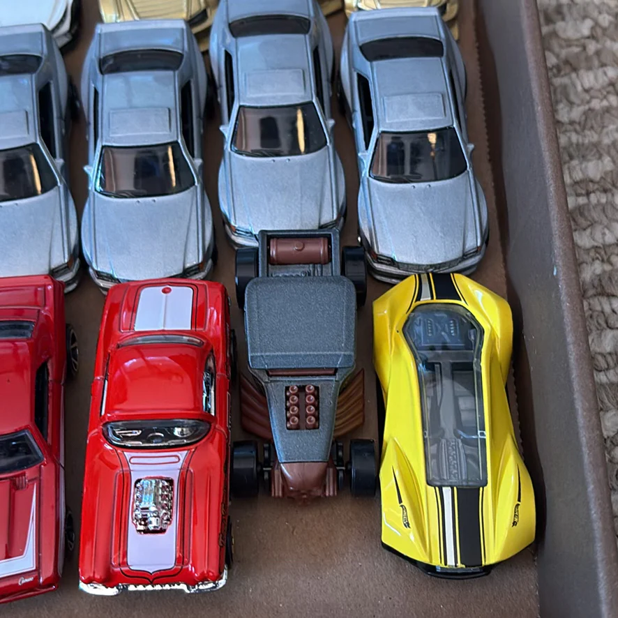 Die-Cast Toy Cars and Trucks - image 9 of 17