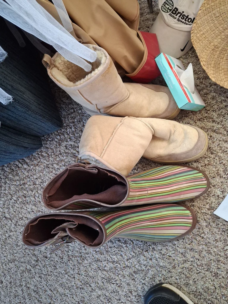 Hats, Boots, Bags, Umbrella, and Decorative Items - image 8 of 15