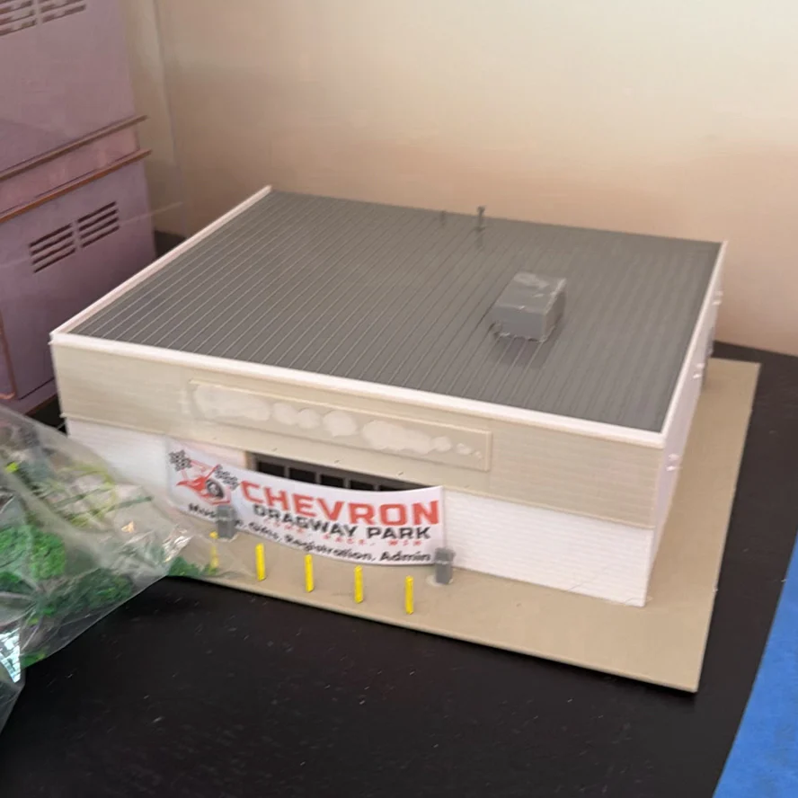 HO Scale Model Buildings, Parking Garage, Fence Kit, and Scenery Accessories - image 6 of 9