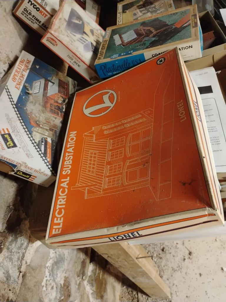 Model Railroad Building Kits and Track Pieces - image 2 of 12