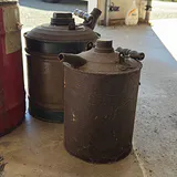 Vintage Metal Oil Cans and Sinclair Pennsylvania Motor Oil Can - thumbnail 5 of 6