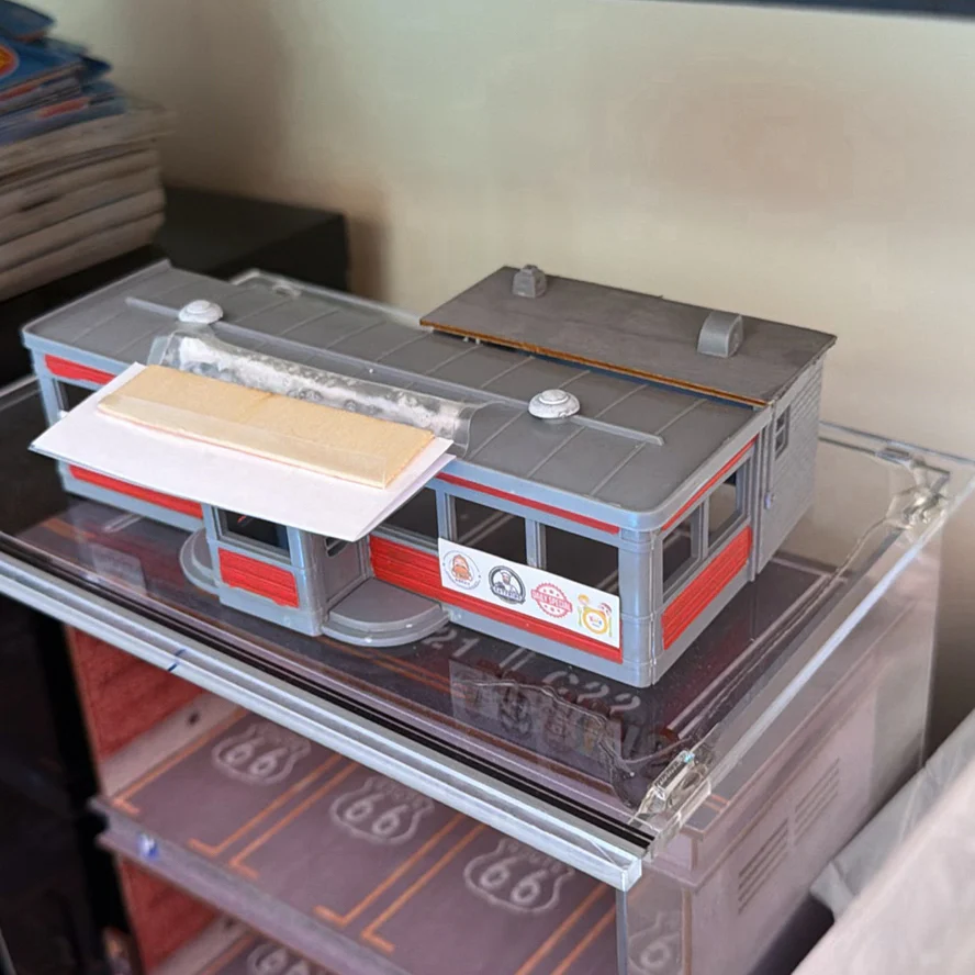 HO Scale Model Buildings, Parking Garage, Fence Kit, and Scenery Accessories - image 3 of 9