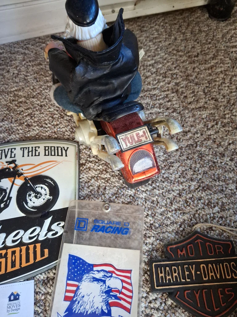 Harley-Davidson Motorcycle Collectibles and Decor Assortment - image 11 of 12