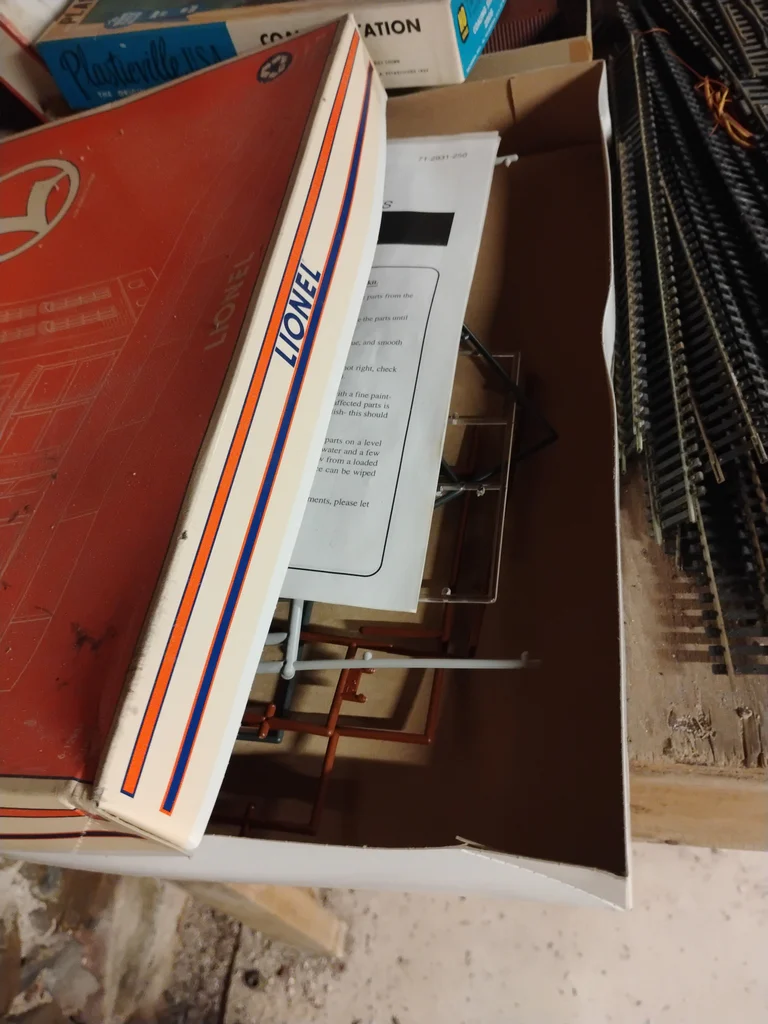 Model Railroad Building Kits and Track Pieces - image 3 of 12
