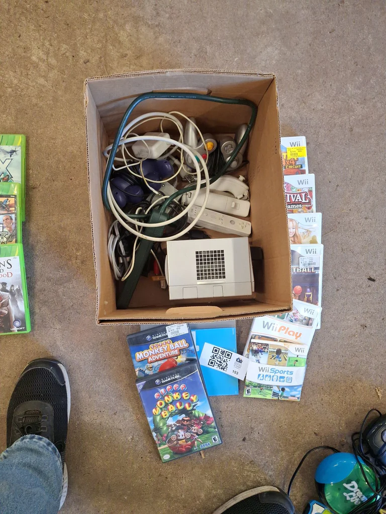 Nintendo GameCube, Wii Accessories, and Video Games - image 1 of 9