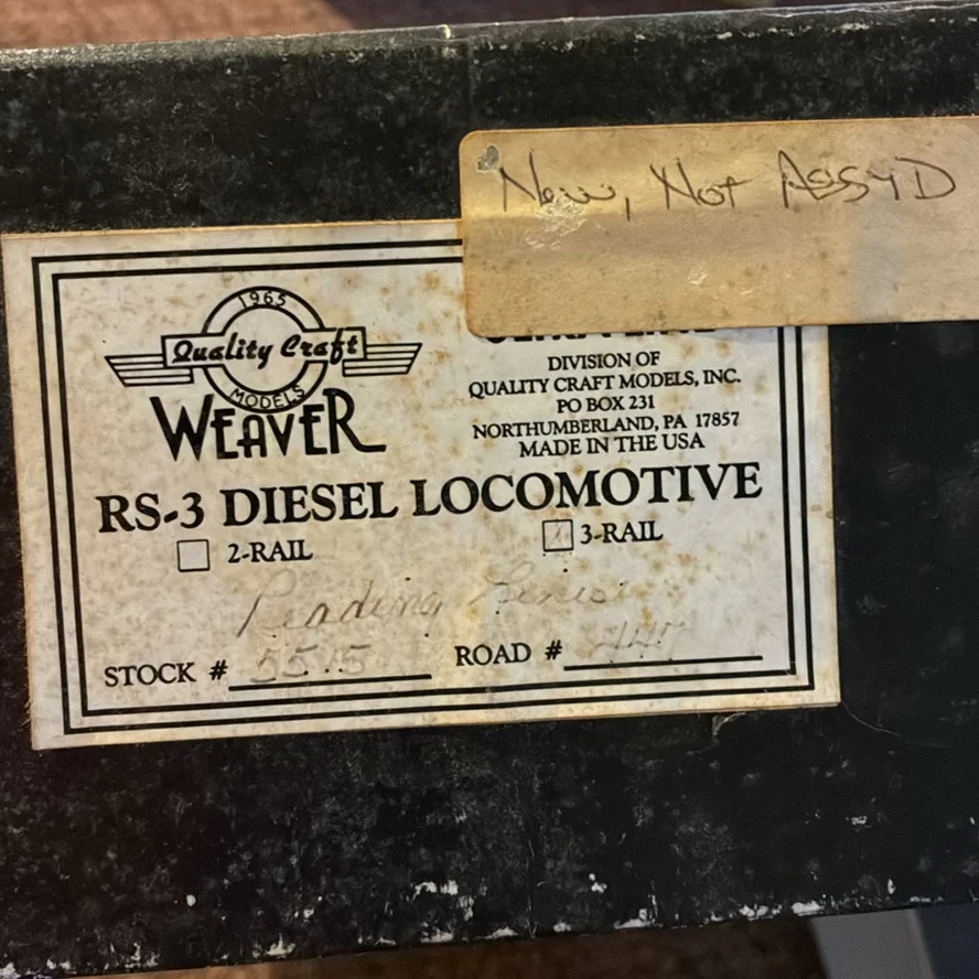 Weaver RS-3 Diesel Locomotive Model Train - image 5 of 8