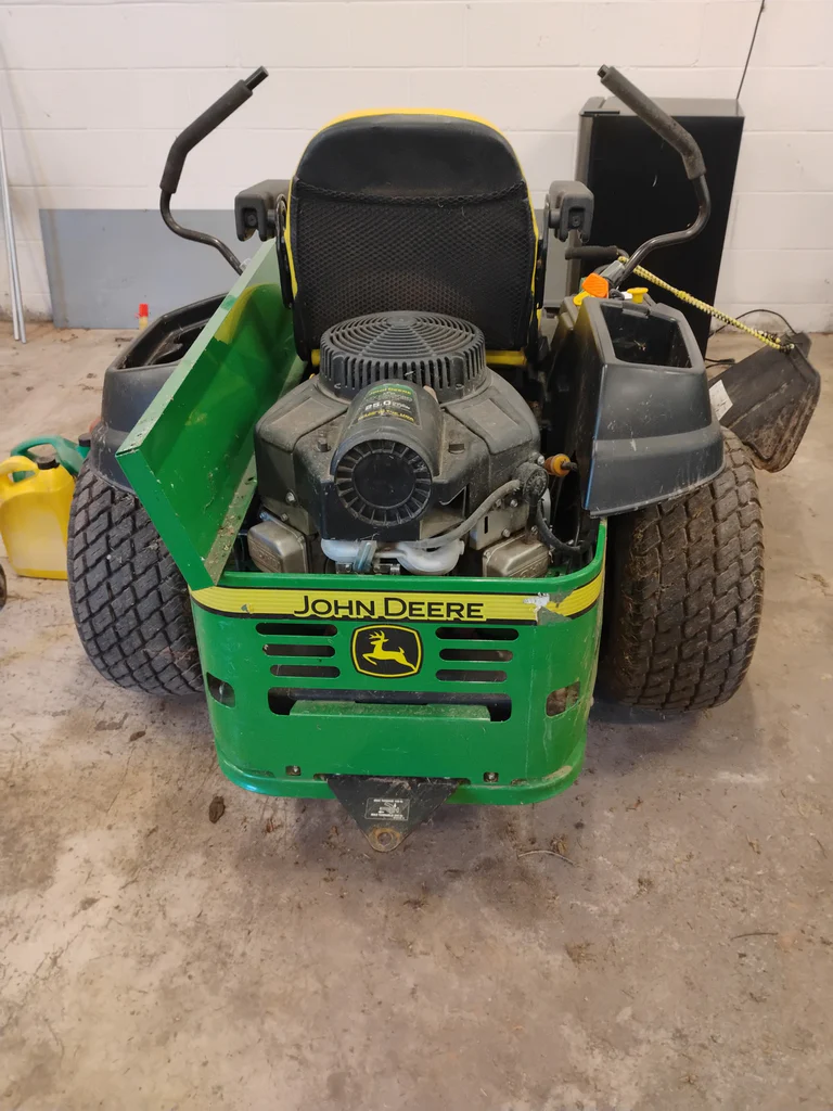 John Deere Z535M Zero Turn Lawn Mower  - image 13 of 22