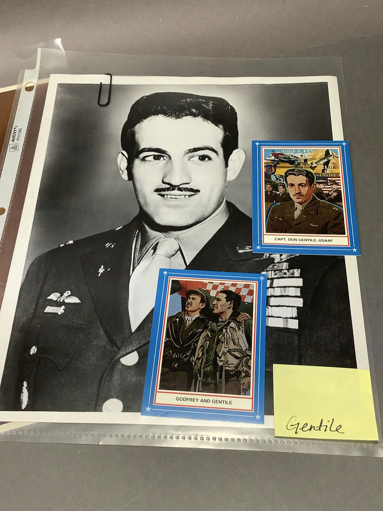 WWII Aces - U.S. Air Force Memorabilia - image 33 of 34