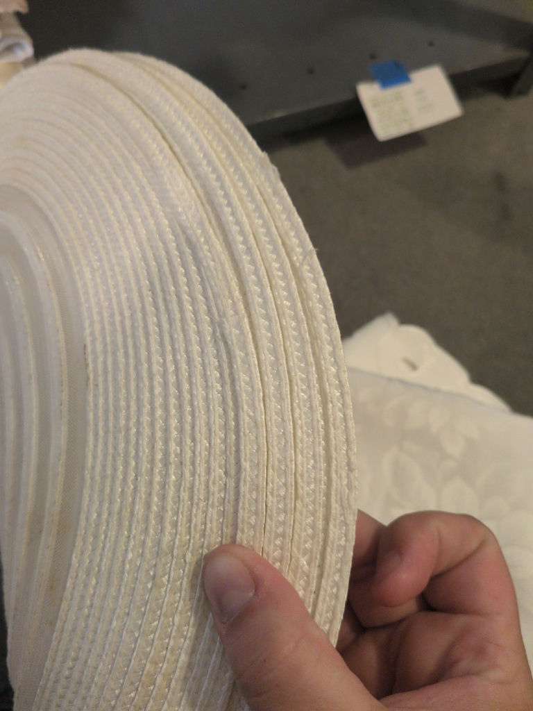 White Table Linens and Round Placemats - image 4 of 7