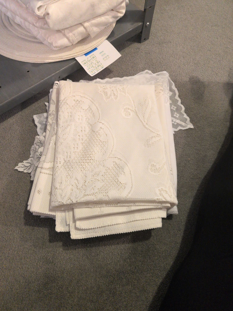 Assorted Lace Table Linens and Doilies - image 7 of 11