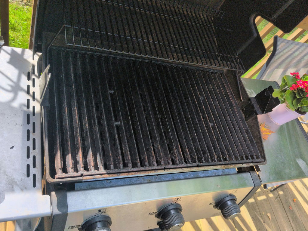 Broil King Signet Gas Grill - image 9 of 11