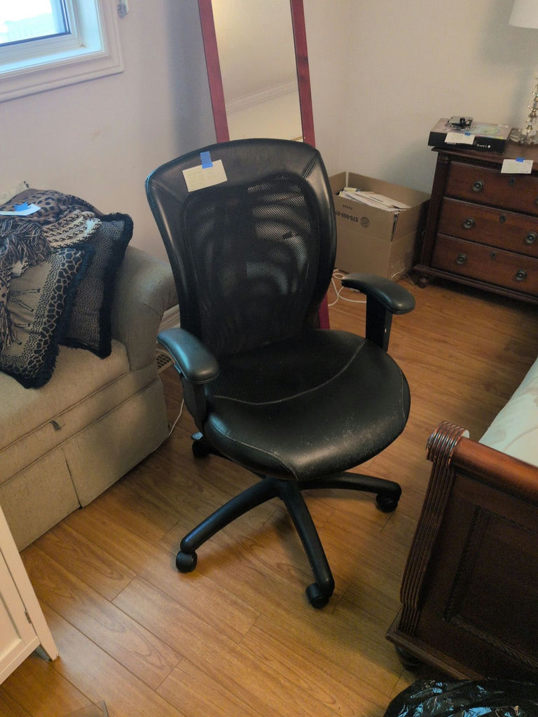 Black Mesh Office Chair - image 1 of 6