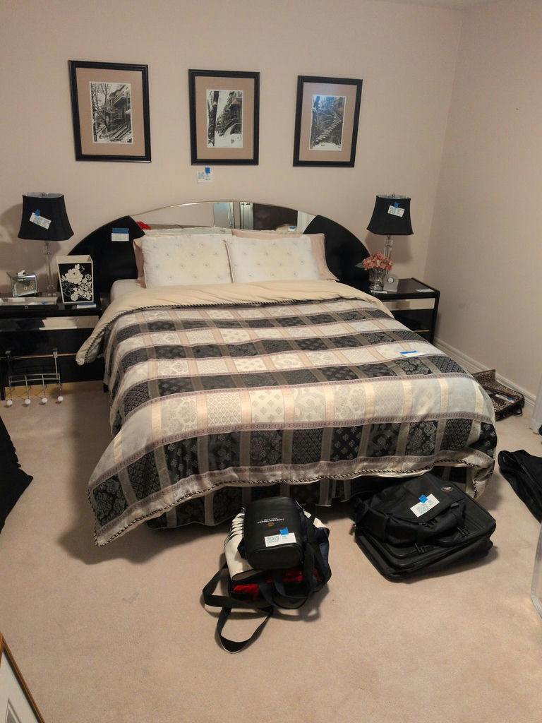 Queen Size Bedding Set - image 1 of 5