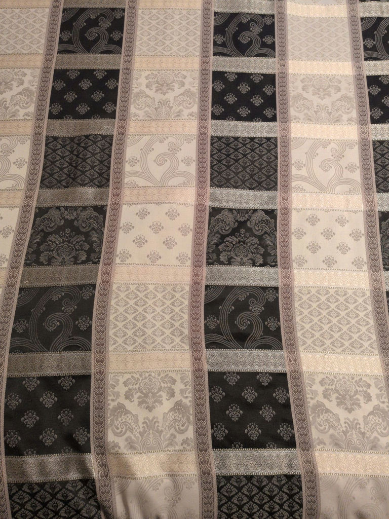 Queen Size Bedding Set - image 4 of 5