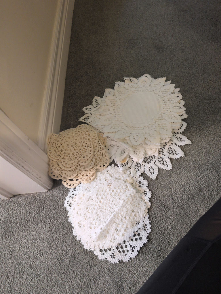 Assorted Lace Table Linens and Doilies - image 3 of 11