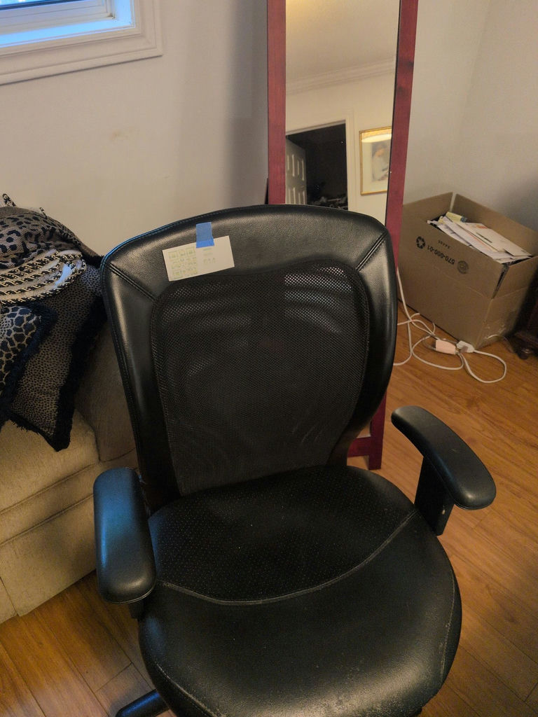 Black Mesh Office Chair - image 3 of 6