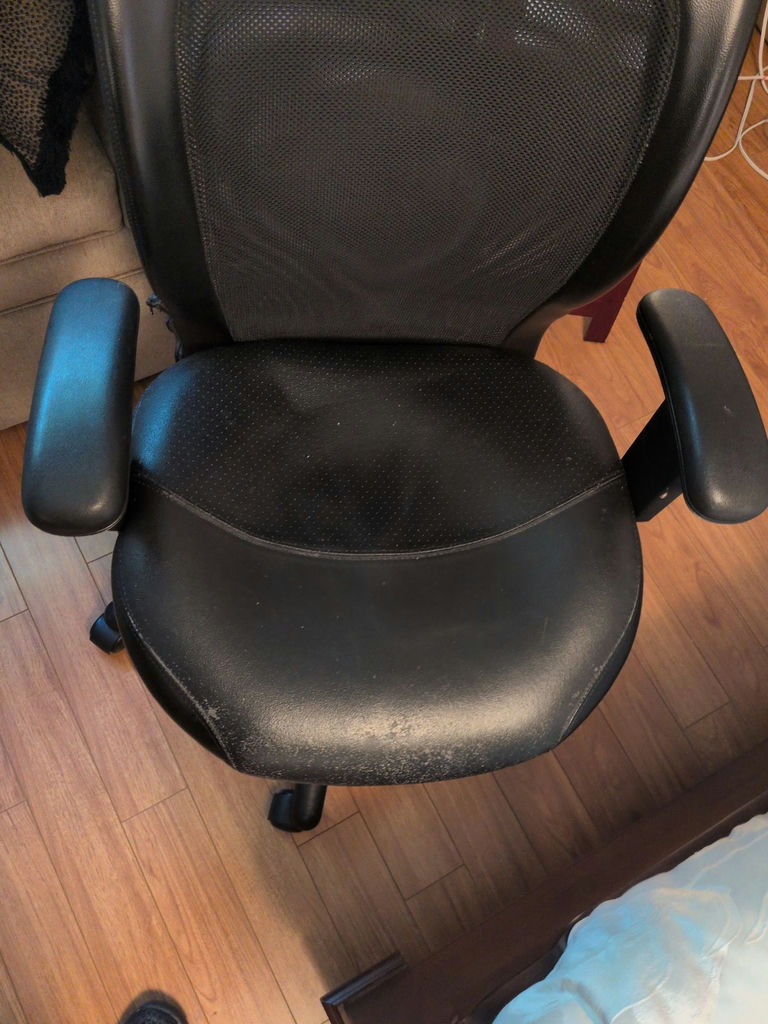 Black Mesh Office Chair - image 2 of 6