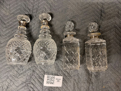 Crystal decanter set with stoppers - Image 1 of 9
