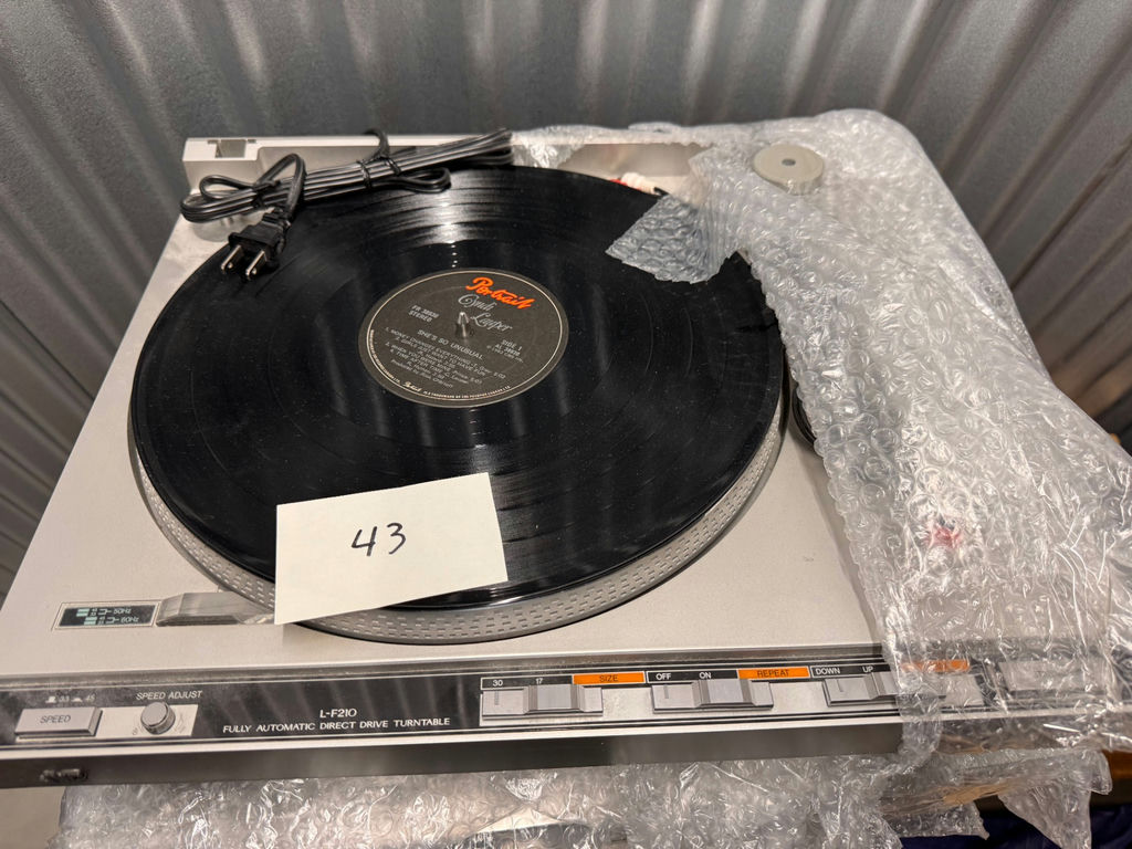 Vintage stereo components with turntable and speakers - image 3 of 11