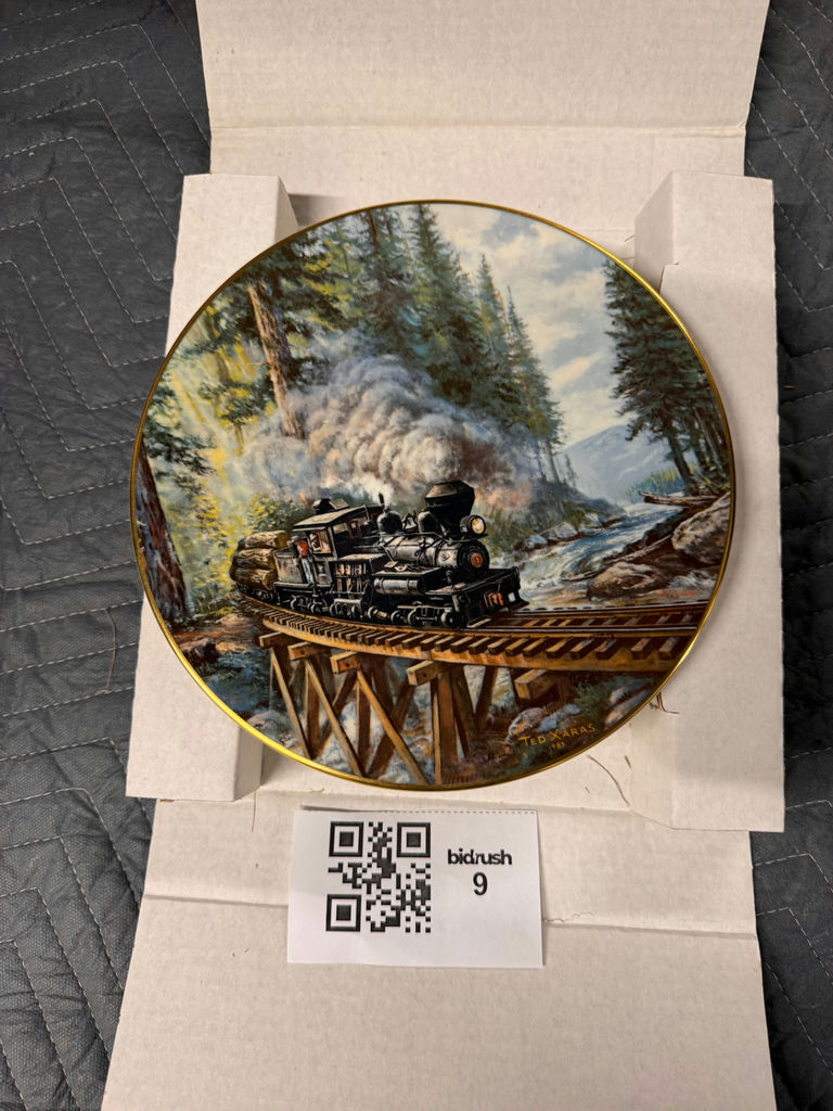 Set of train-themed porcelain plates - image 7 of 10