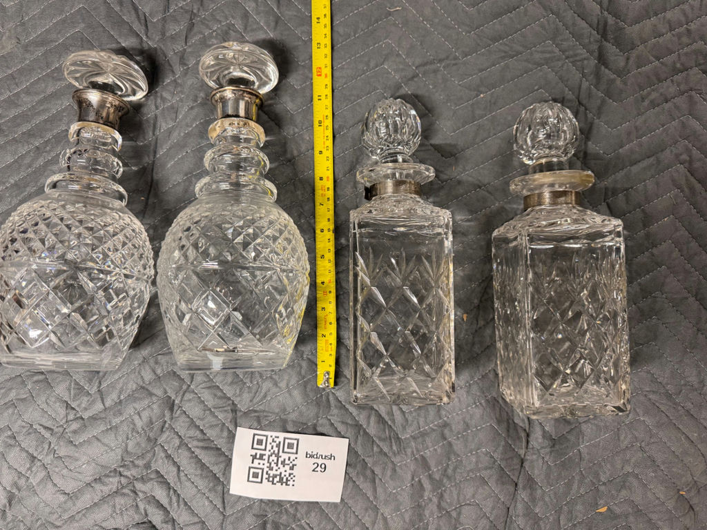 Crystal decanter set with stoppers - image 3 of 9