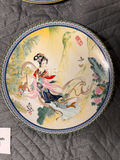 Set of four Chinese porcelain decorative plates - thumbnail 3 of 10