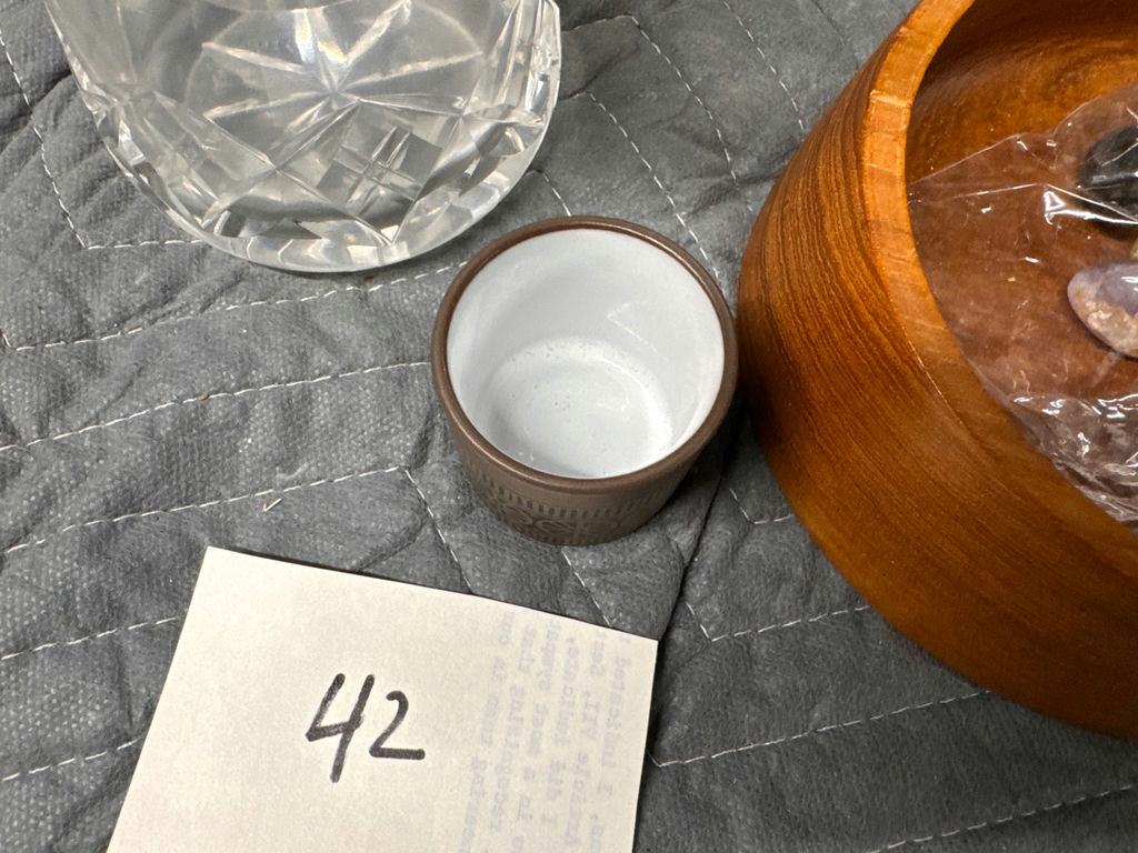Crystal glassware set with vase and mug, plus wooden bowl with stones - image 5 of 5