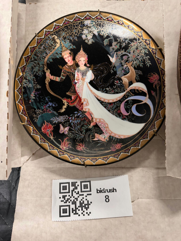 Thai decorative porcelain wall plates - image 7 of 10