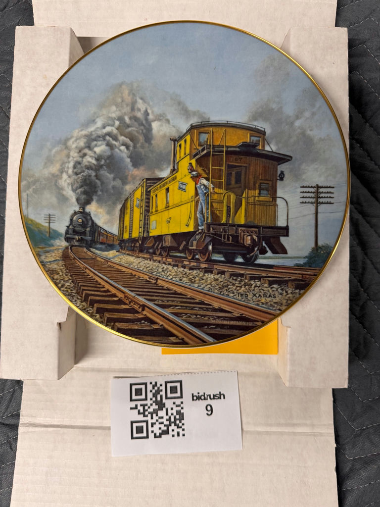 Set of train-themed porcelain plates - image 9 of 10