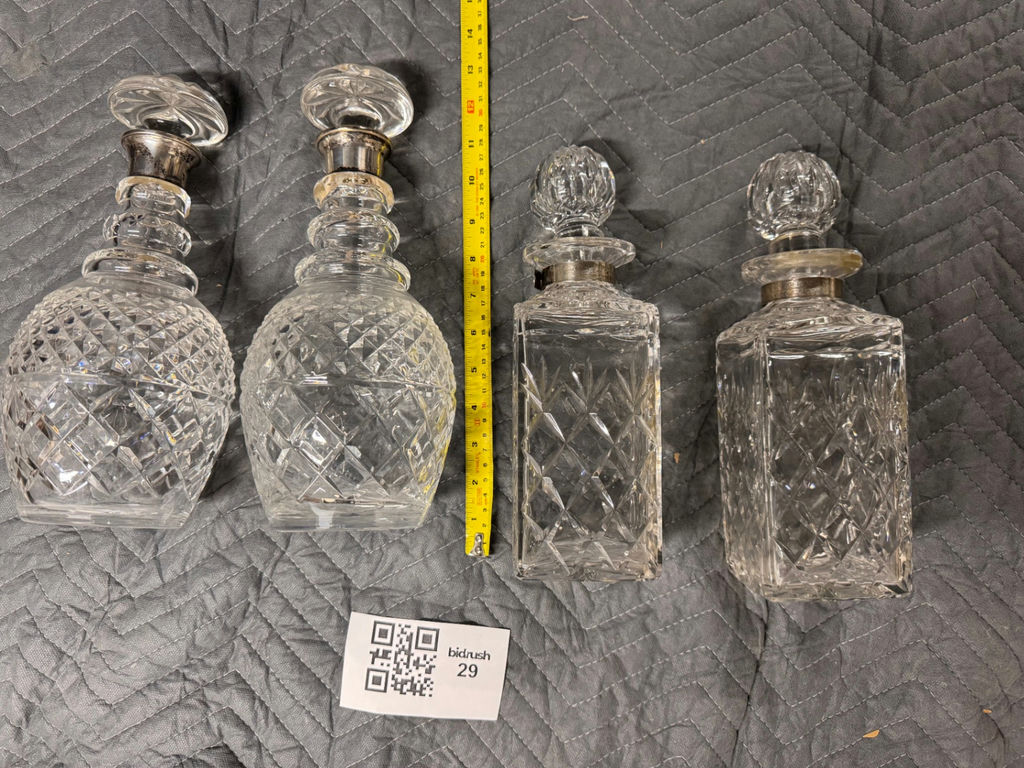 Crystal decanter set with stoppers - image 2 of 9