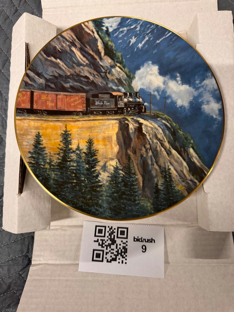Set of train-themed porcelain plates - image 1 of 10