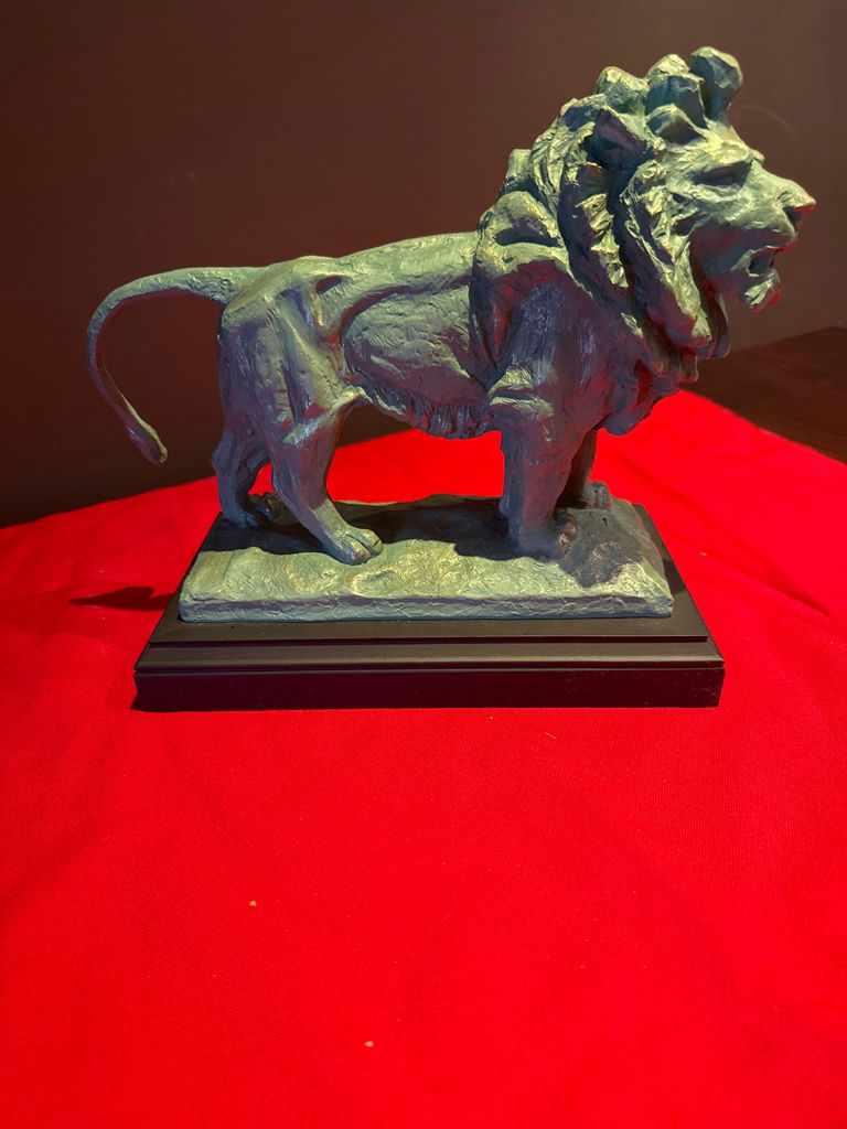 Bronze Art Institute of Chicago Lion sculpture (Museum Lions) - image 1 of 4