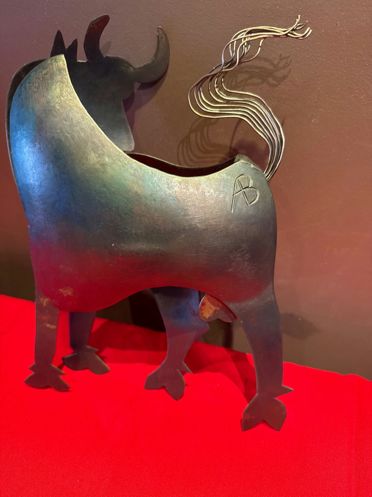 Metal horse sculpture with gradient finish - image 2 of 4
