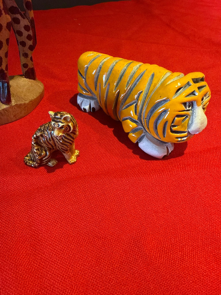 Animal Figurines Including Giraffe and Tigers - image 2 of 4