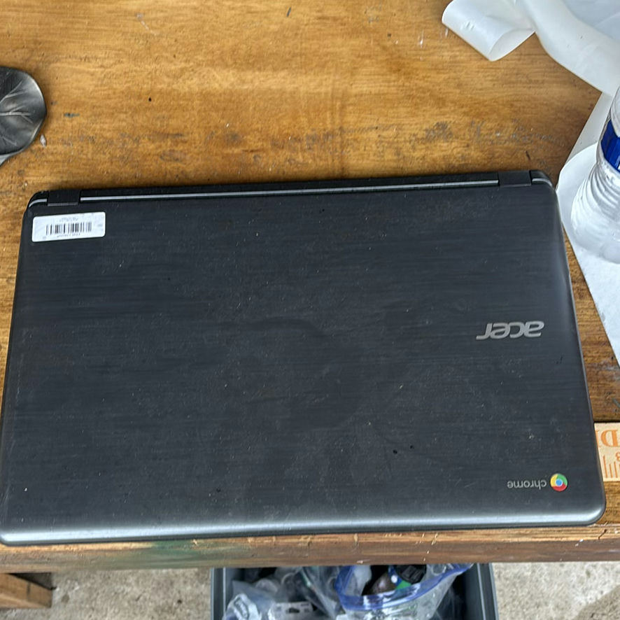 Acer Chromebook laptop (open and closed views) - image 1 of 4