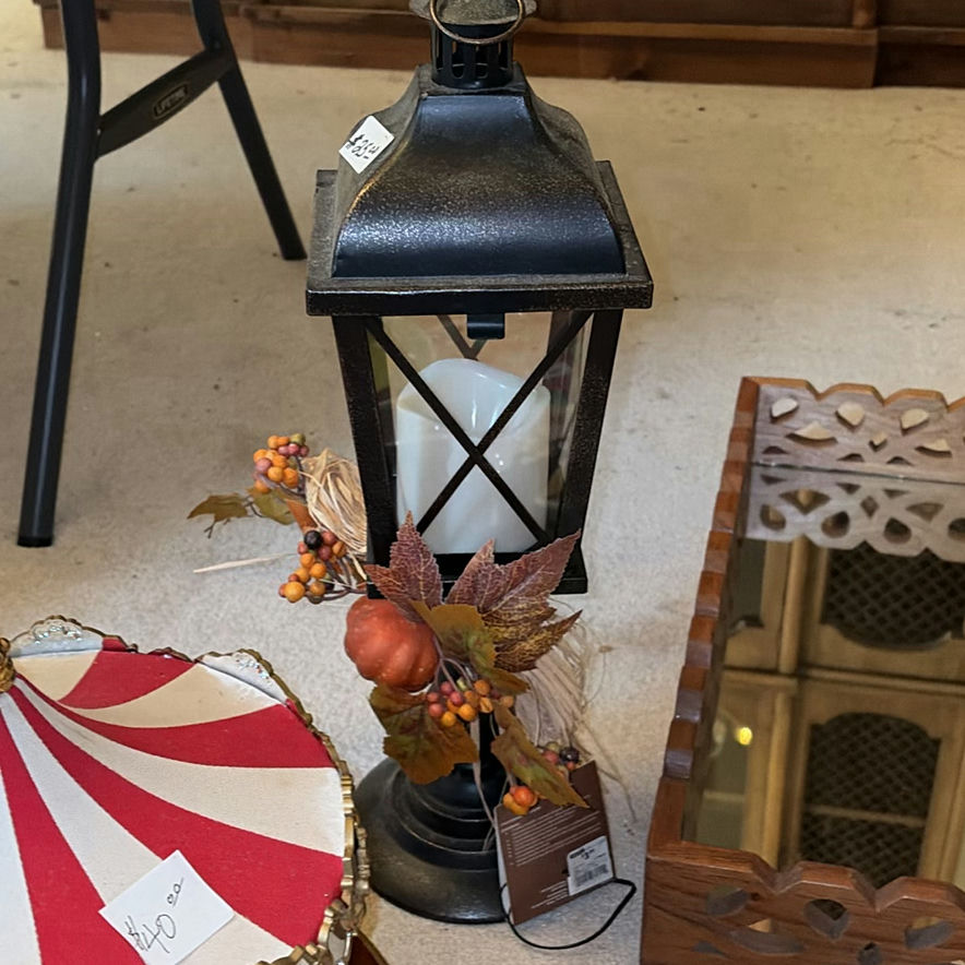 Decorative home décor assortment - image 5 of 6