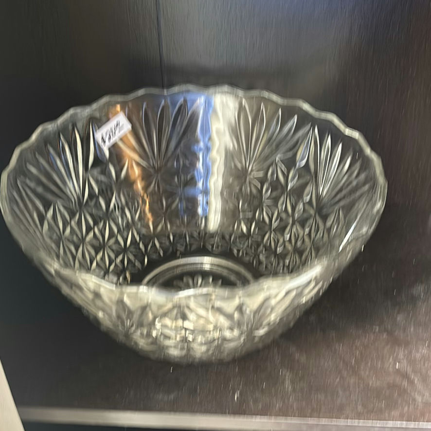 Decorative glassware: crystal plates, bowl, and vases - image 3 of 4