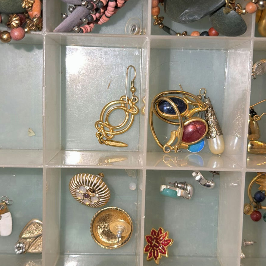 Assorted jewelry collection: earrings, bracelets, brooches, and pendants - image 11 of 13