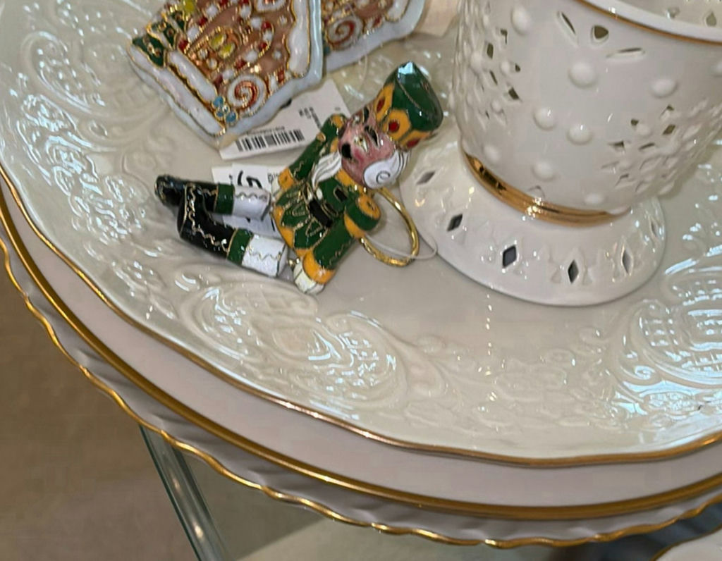 Lenox porcelain dinnerware collection with gold trim - image 23 of 27