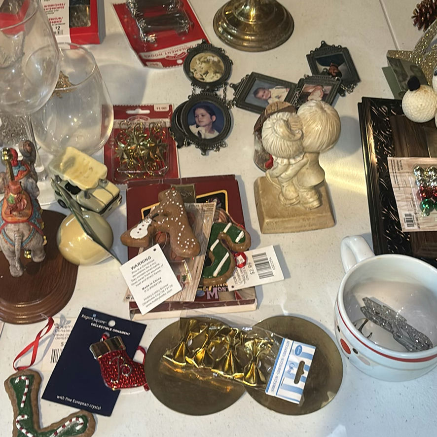 Assorted Christmas and Holiday Decor Items - image 3 of 11