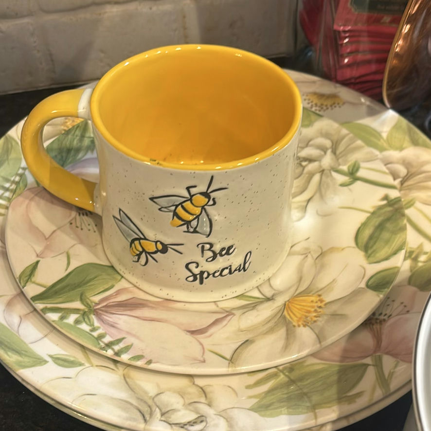 Assorted floral dinnerware and kitchenware - image 9 of 21