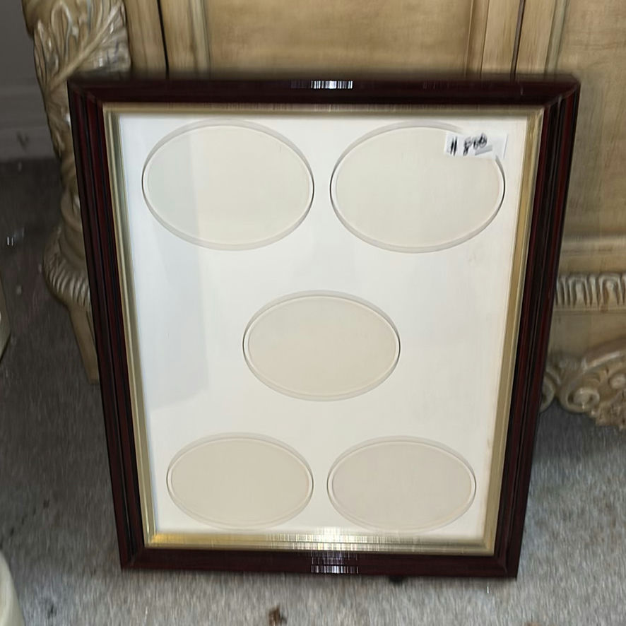 Assorted framed art and picture frames - image 5 of 7
