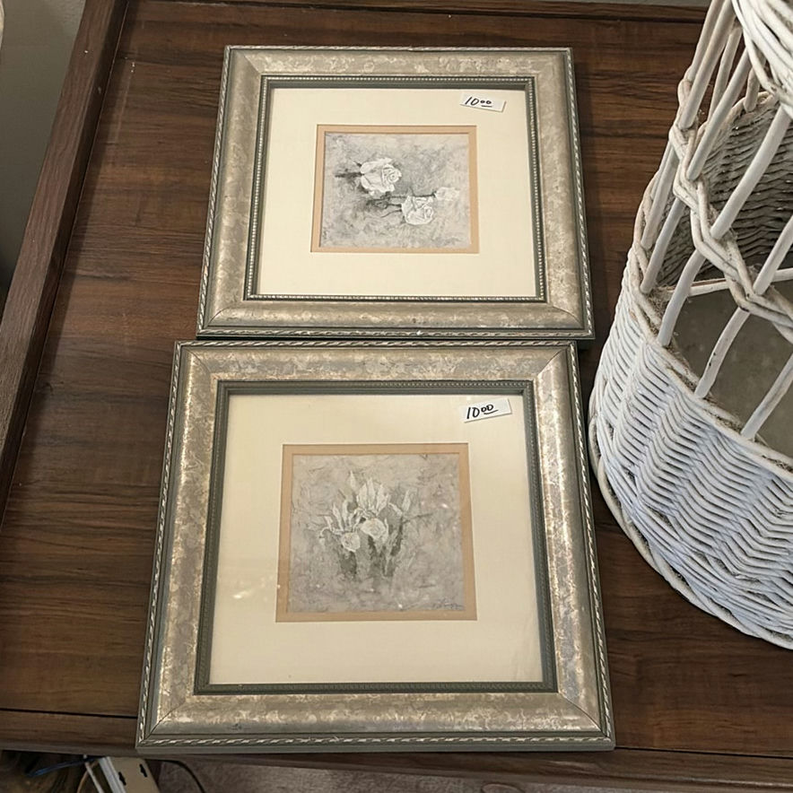 White Wicker Multi-Tier Basket with Framed Floral Art and Ornate Mirrors - image 2 of 4