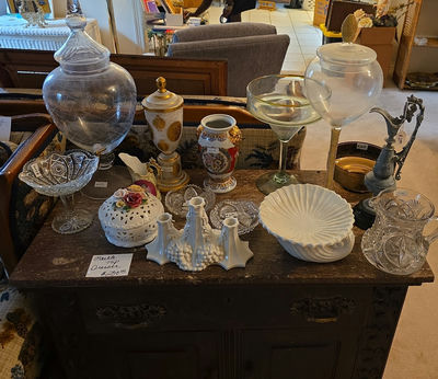 Decor - Image 1 of 4