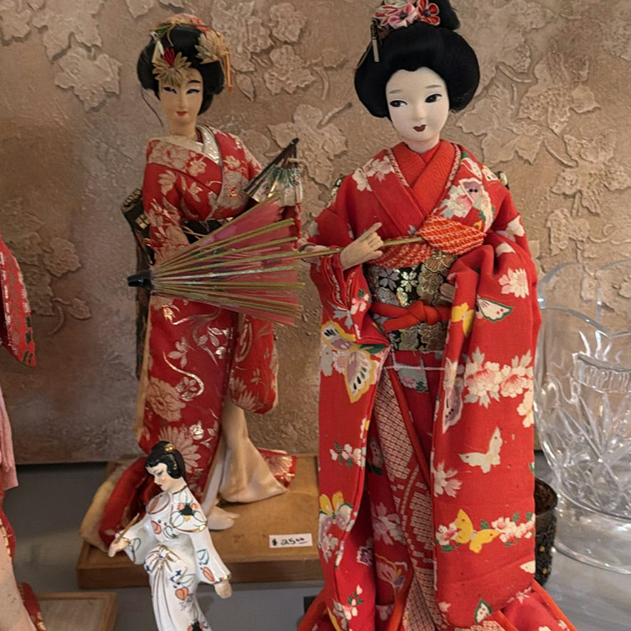 Decorative dolls, porcelain dishes, glassware, and candles - image 6 of 16