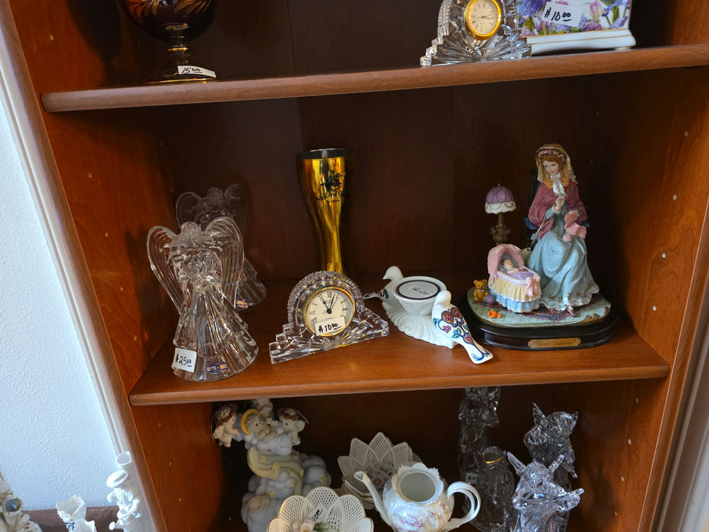Decor - image 3 of 6