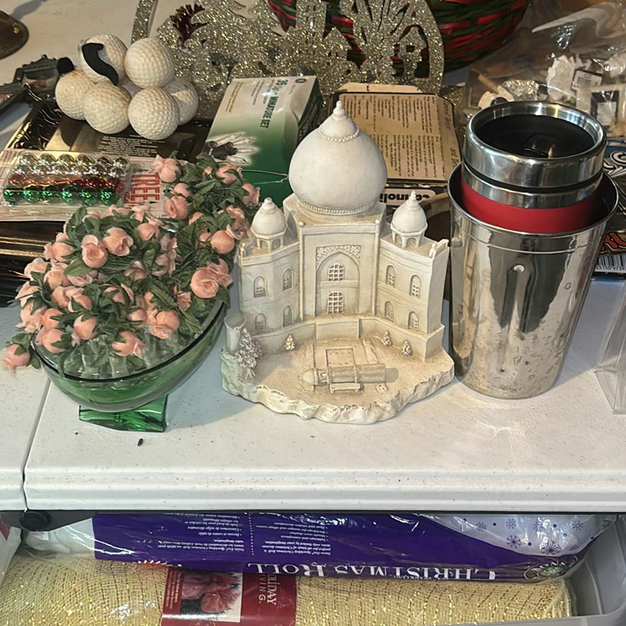 Assorted Christmas and Holiday Decor Items - image 9 of 11