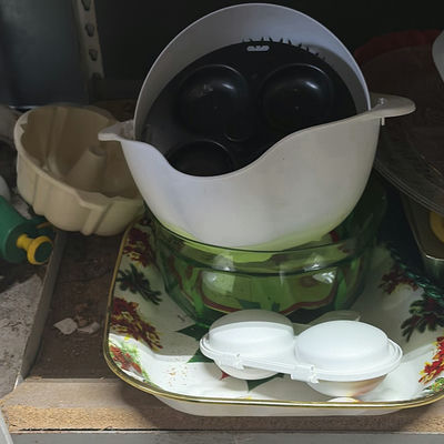 Assorted Kitchenware and Bakeware - Image 1 of 4