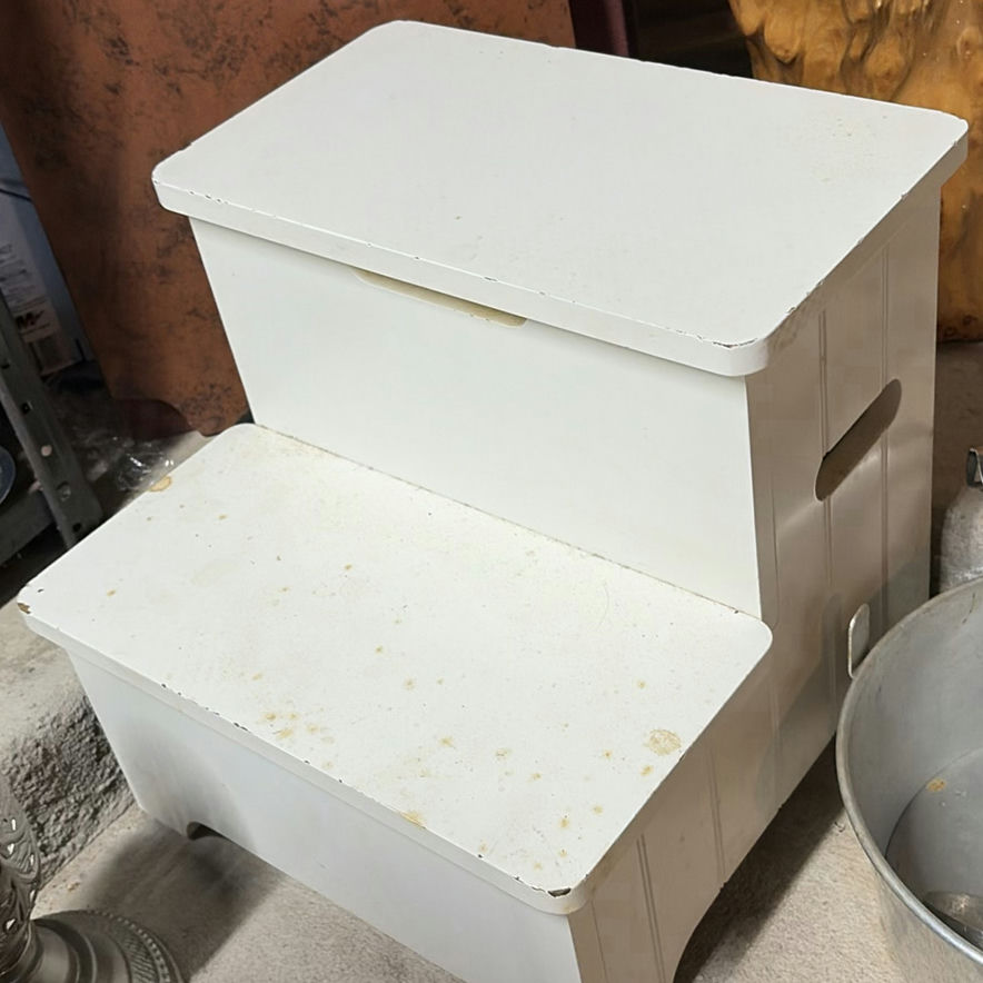 Assorted kitchenware, storage boxes, and decorative plant arrangement - image 6 of 8